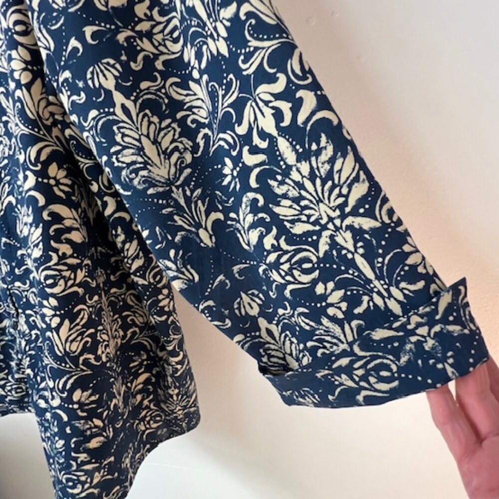 Catherines Womens Long Sleeve, Button-Down Tunic, Drk Blue/Tan Pattern, Size 3X - Picture 3 of 6